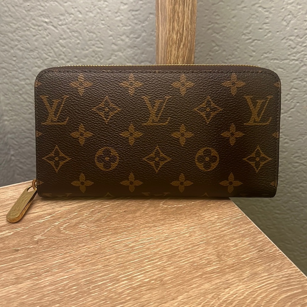 LV wallet